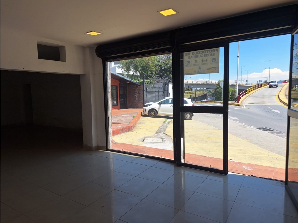 LOCAL COMERCIAL EN EL VALLE DE LOS CHILLOS - 5