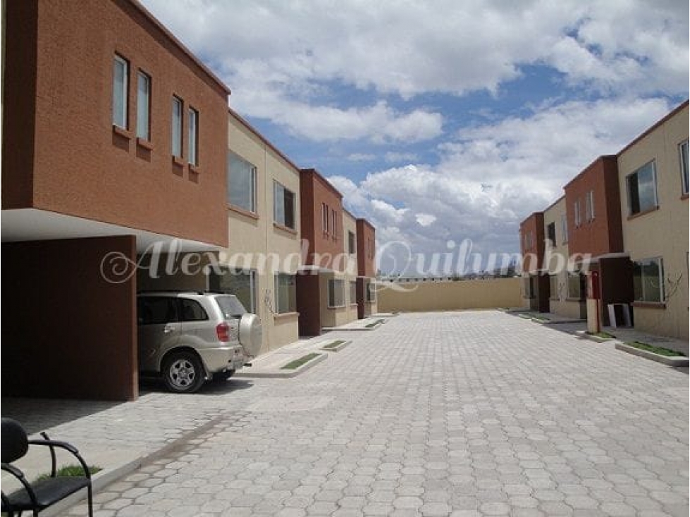 CASA DE 118.86M2 EN VENTA SECTOR MARIANITAS DE CALDERÓN