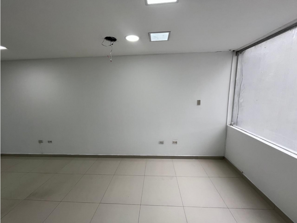Se Vende Local Comercial frente a La Carolina Quito — foto 4
