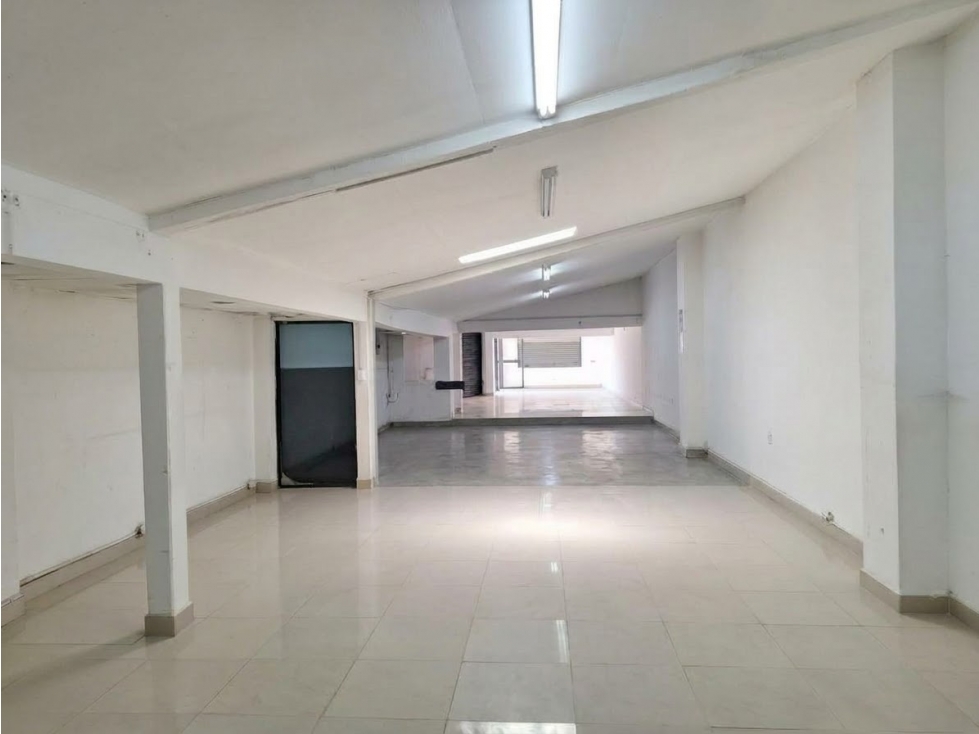 LOCAL COMERCIAL EN EL VALLE DE LOS CHILLOS - 6