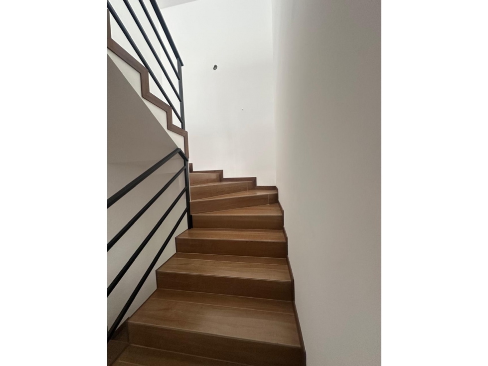 CASA AMPLIA DE MAS DE 160 METROS EN LA VIÑA ALTA — foto 4