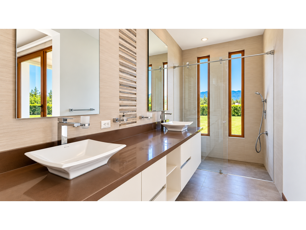 Casa en Arriendo en Puembo, El Campamento, 1 Planta, con Jardín — foto 5