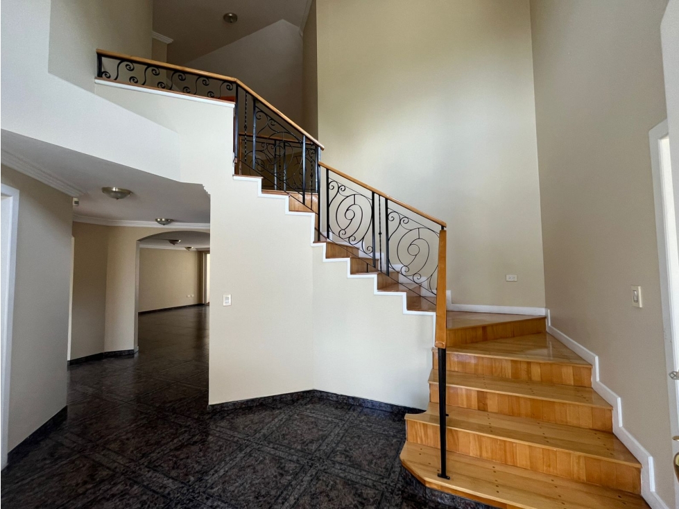 Casas de Arriendo en Cumbayá Jardines del Este cerca Usfq — foto 5