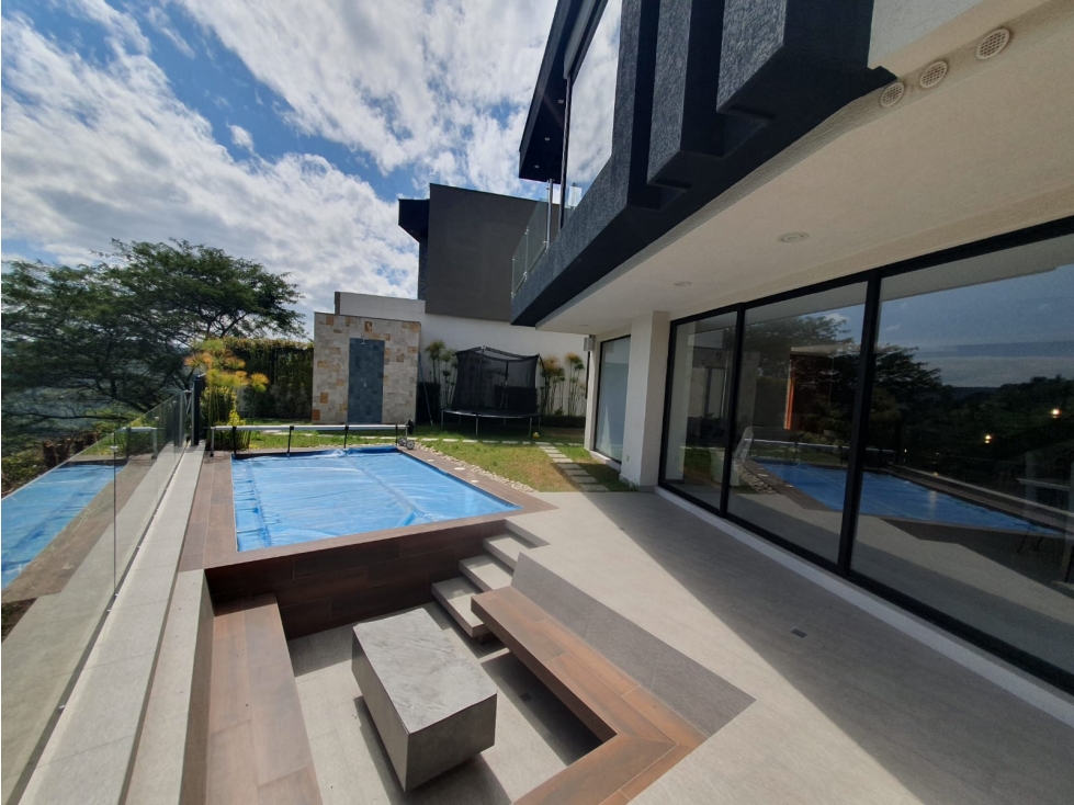 CASAS MODERNAS CON VISTA AL CAÑON EN ALTA VISTA DE NAYON EN VENTA — foto 4