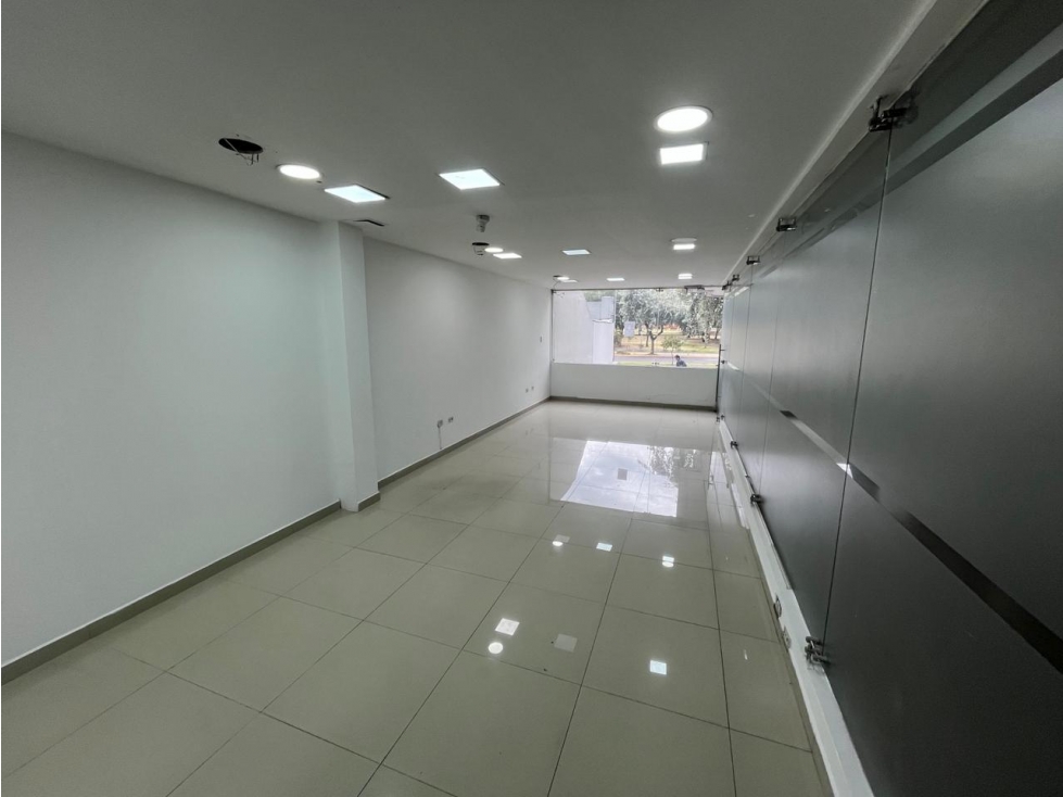 Se Vende Local Comercial frente a La Carolina Quito — foto 5