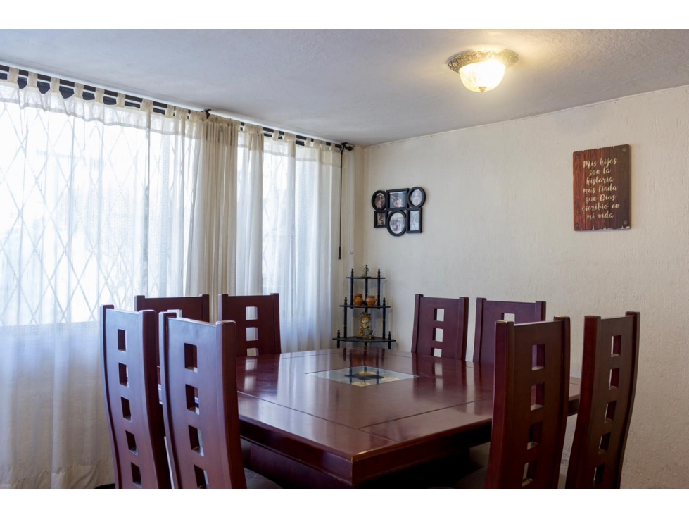 VENDO CASA CON SUITE, PONCEANO ALTO, NORTE DE QUITO — foto 5