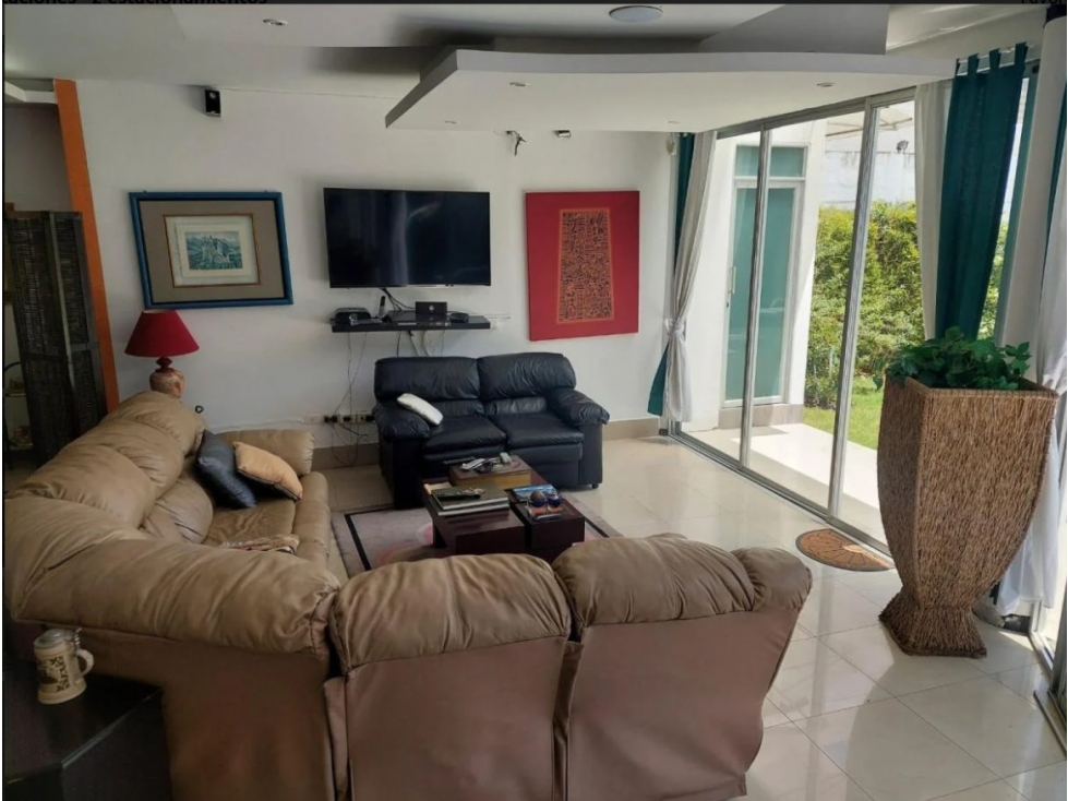 Casa en Venta en Cumbayá cerca Paseo San Francisco | Piscina — foto 6
