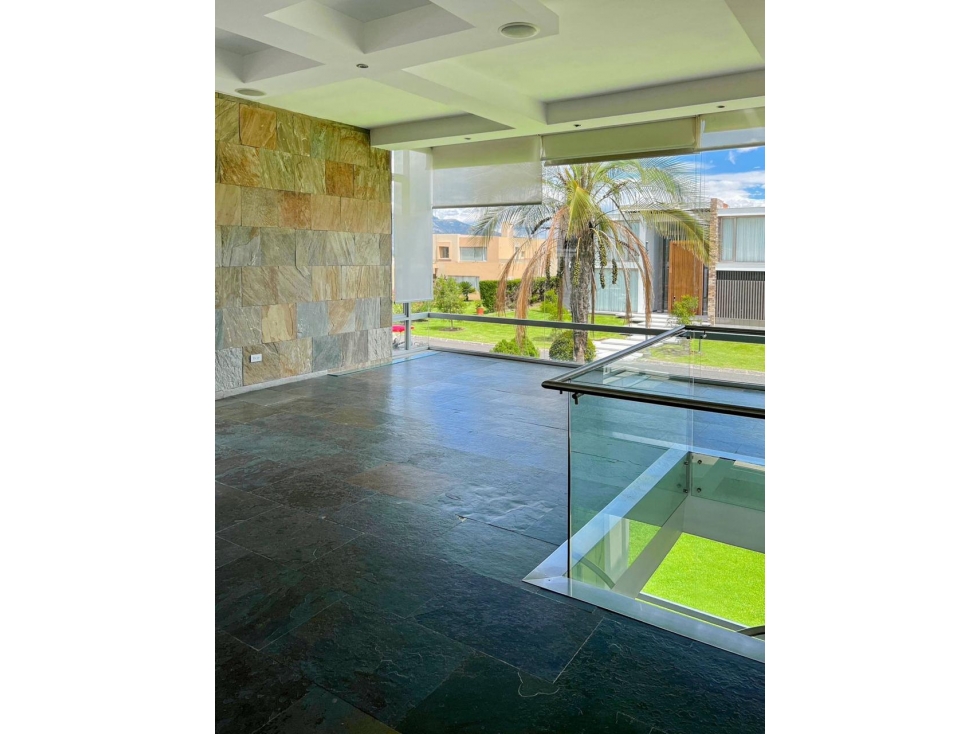 Casa de lujo en renta Arrayanes Puembo, piscina privada y vista - 2