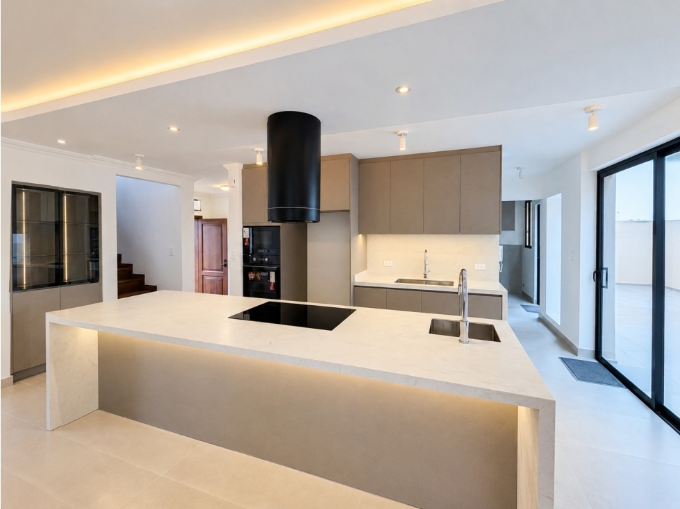 Casa de 232,68m² en arriendo en Cumbaya Vista Hermosa con jardín - 3