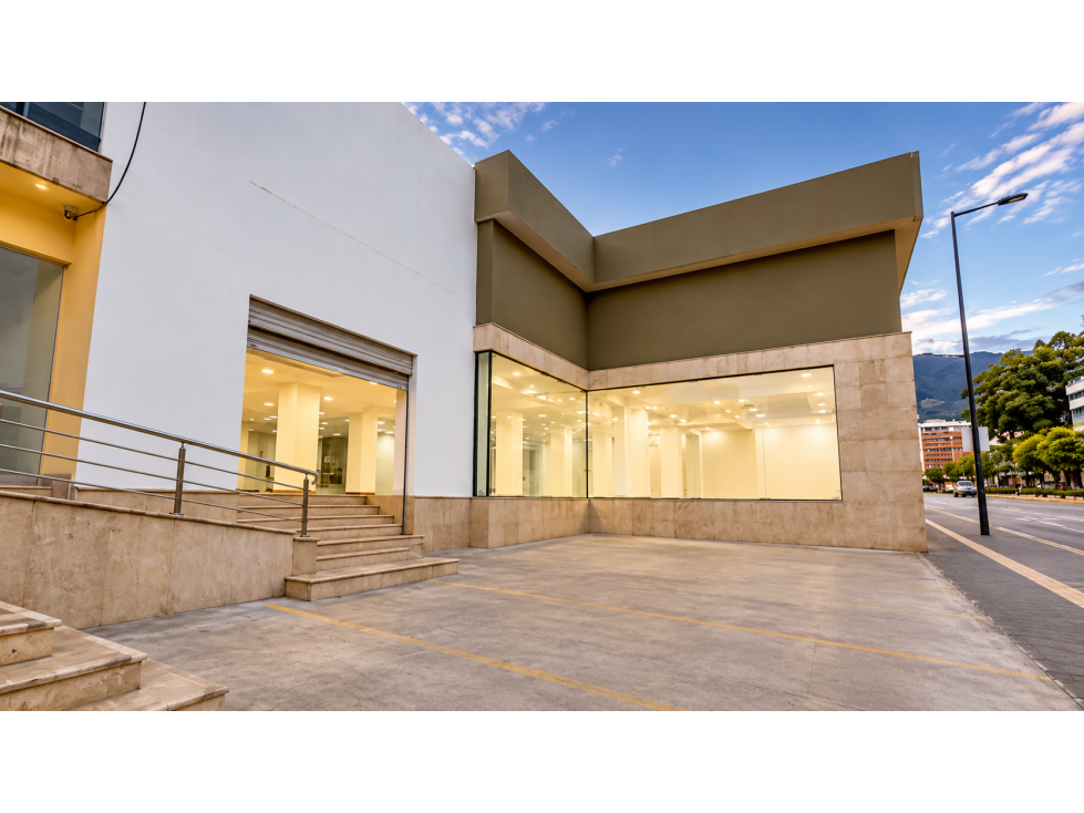 LOCAL COMERCIAL EN ARRIENDO EN LA COLÓN, QUITO