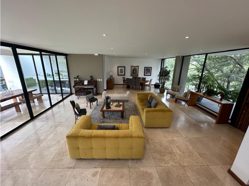 Casa de lujo en alquiler en Arrayanes 498 m², jardín amplio - 1