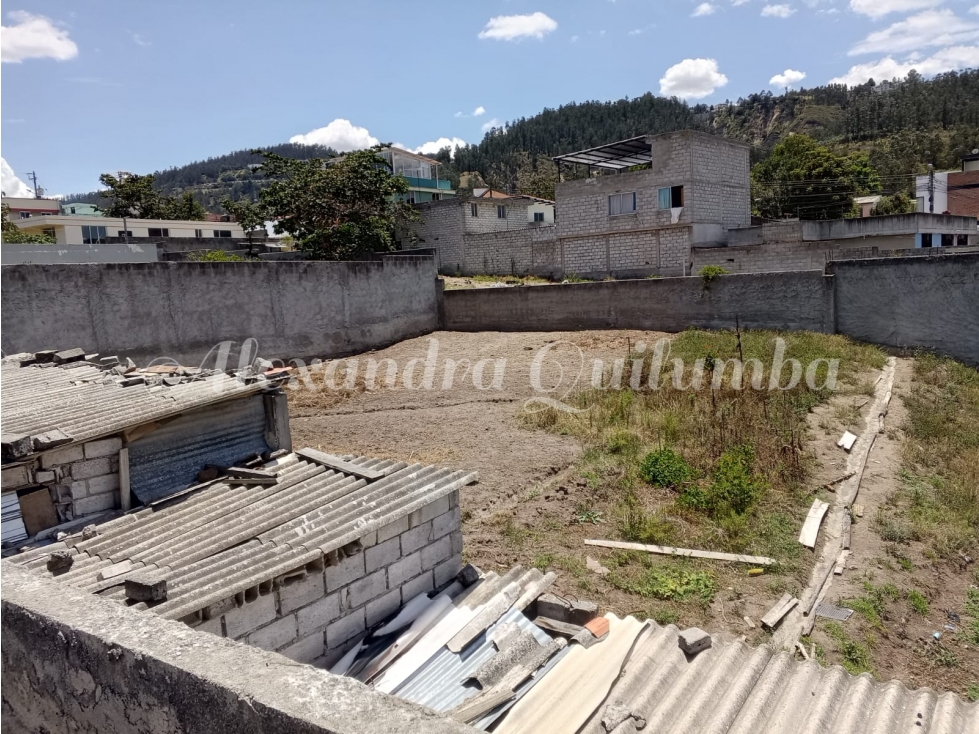 TERRENO EN NAYÓN DE 1104m2 EN VENTA UBICADO A 2 CUADRAS DEL PARQUE - 2