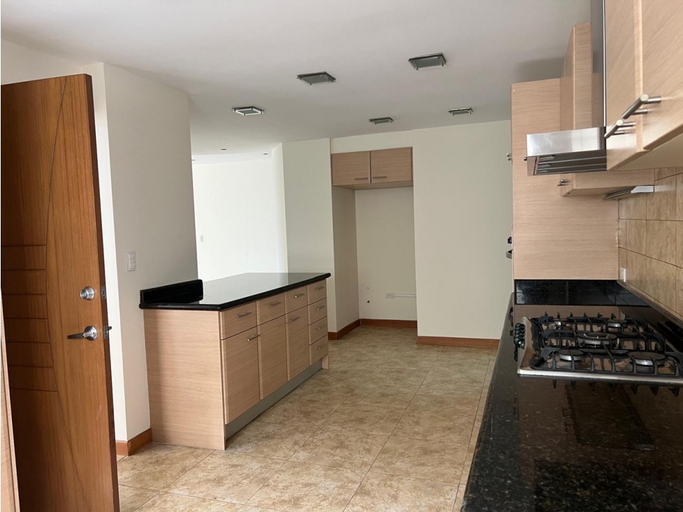 Departamento con terraza en Venta Vista Grande Cumbayá | Real Estate — foto 3