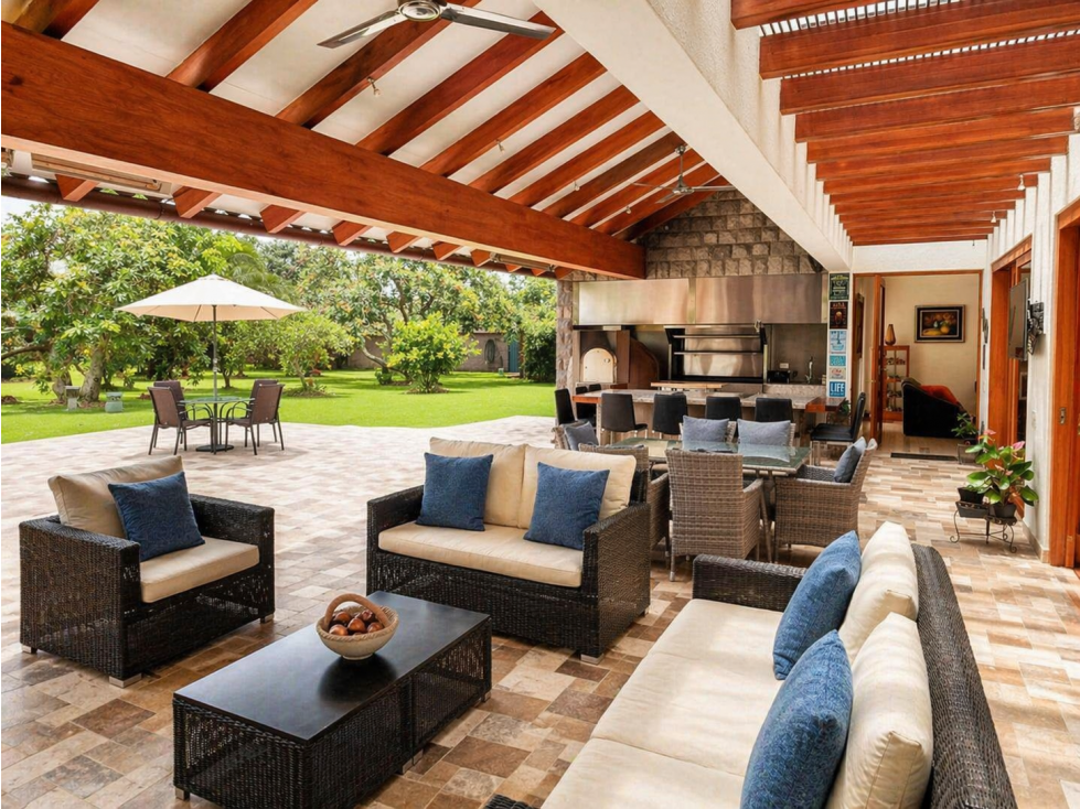 Casa de lujo en venta en Puembo con piscina y 15000 m2 terreno - 6