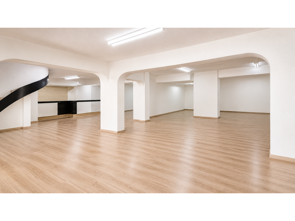 LOCAL COMERCIAL EN ARRIENDO EN LA COLÓN, QUITO — foto 4