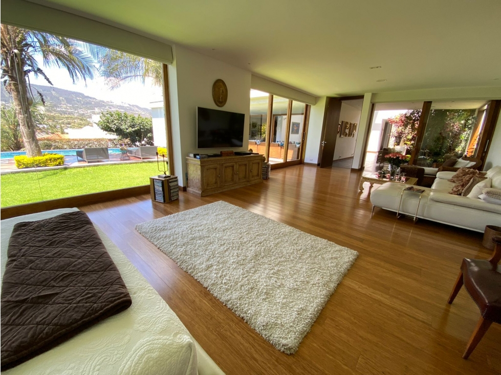 Casa de lujo en Cumbayá con piscina, cine, ascensor en Venta — foto 3