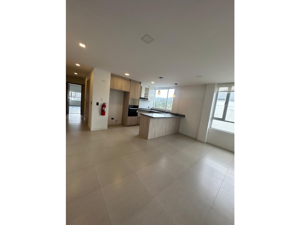 Departamento en Renta 2 Dormitorios | Cumbayá El Nacional | $700 — foto 2