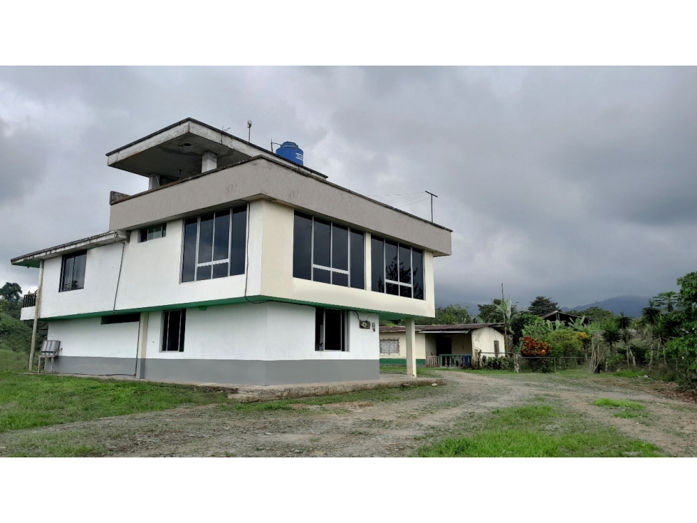 Venta de Hacienda en el Sector Santo Domingo, a 16 km de la Ciudad. - 2