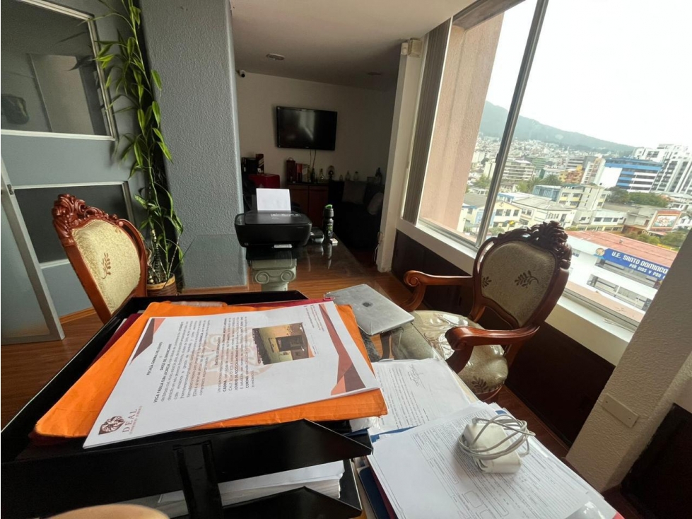 OFICINAS EN AVE AMAZONAS-MARISCAL 49 M2 $ 25.000-85 METROS $ 45.000