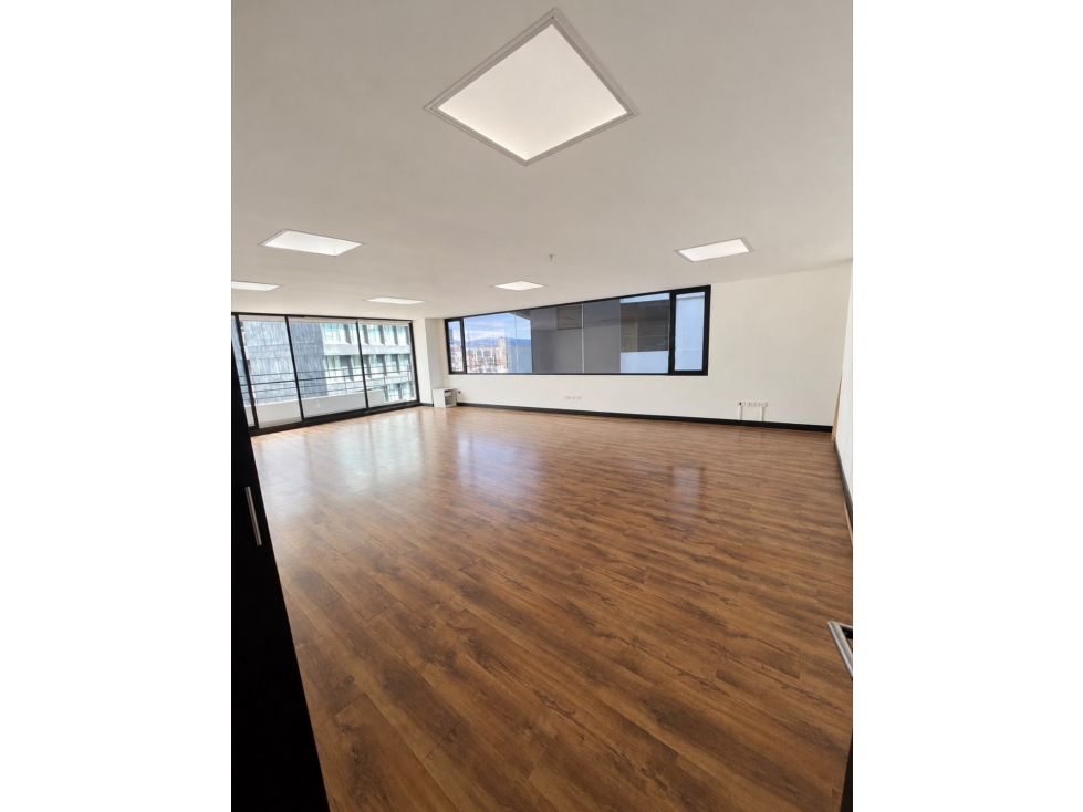 ARRIENDO OFICINA EJECUTIVA 86 m2 VISTA CUIDAD- BALCON-PORTUGAL - 5