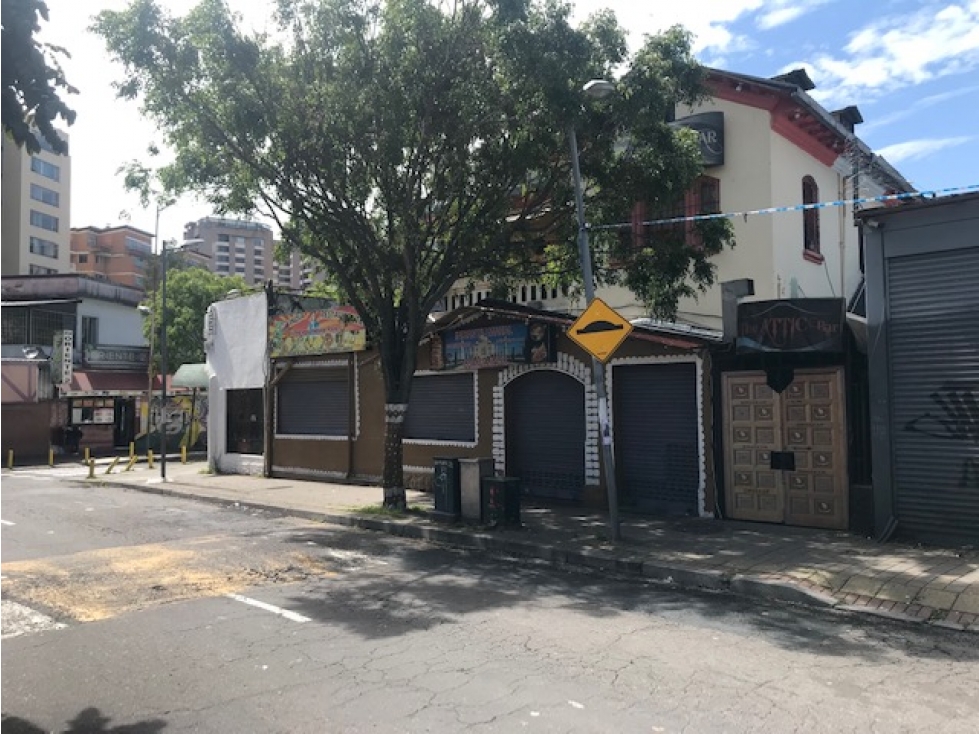 VENDO PROPIEDAD RENTERA JUAN LEON MERA-MARISCAL RESTAURANTES-LOCALES