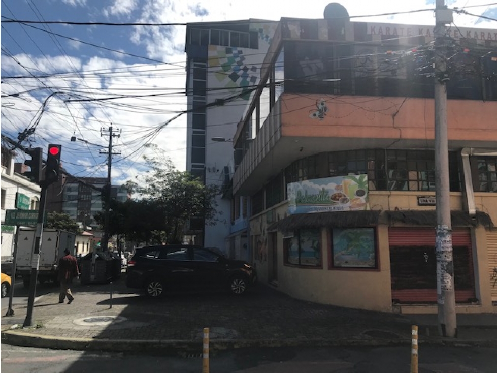 VENDO EDIFICIO RENTERO ESQUINERO LOCALES -RESTAURANTE- MARISCAL — foto 4