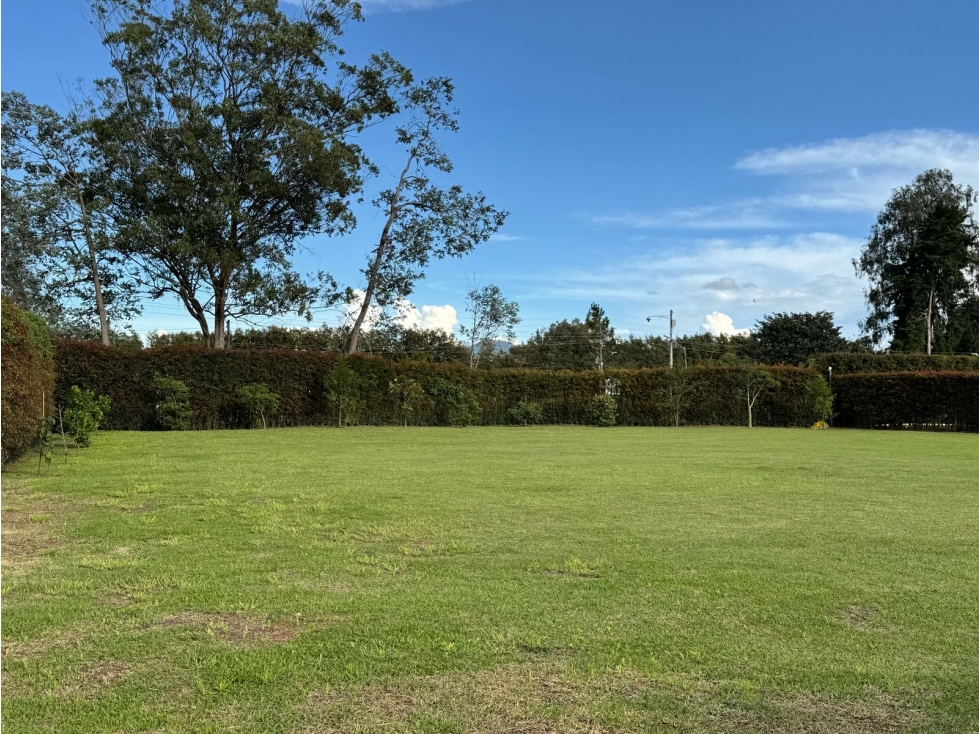 LOTE EN PARCELACIÓN LLANOGRANDE