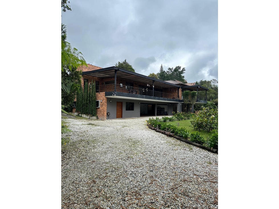CASA CAMPESTRE LLANOGRANDE VENTA Y RENTA