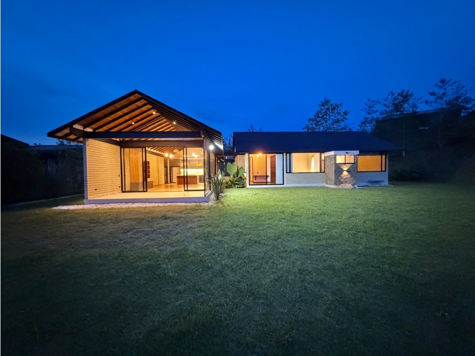 CASA CAMPESTRE EN EL RETIRO EN PARCELACIÓN