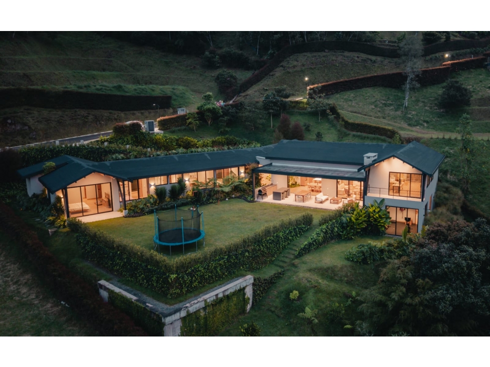 CASA DE LUJO VIA LLANOGRANDE DON DIEGO