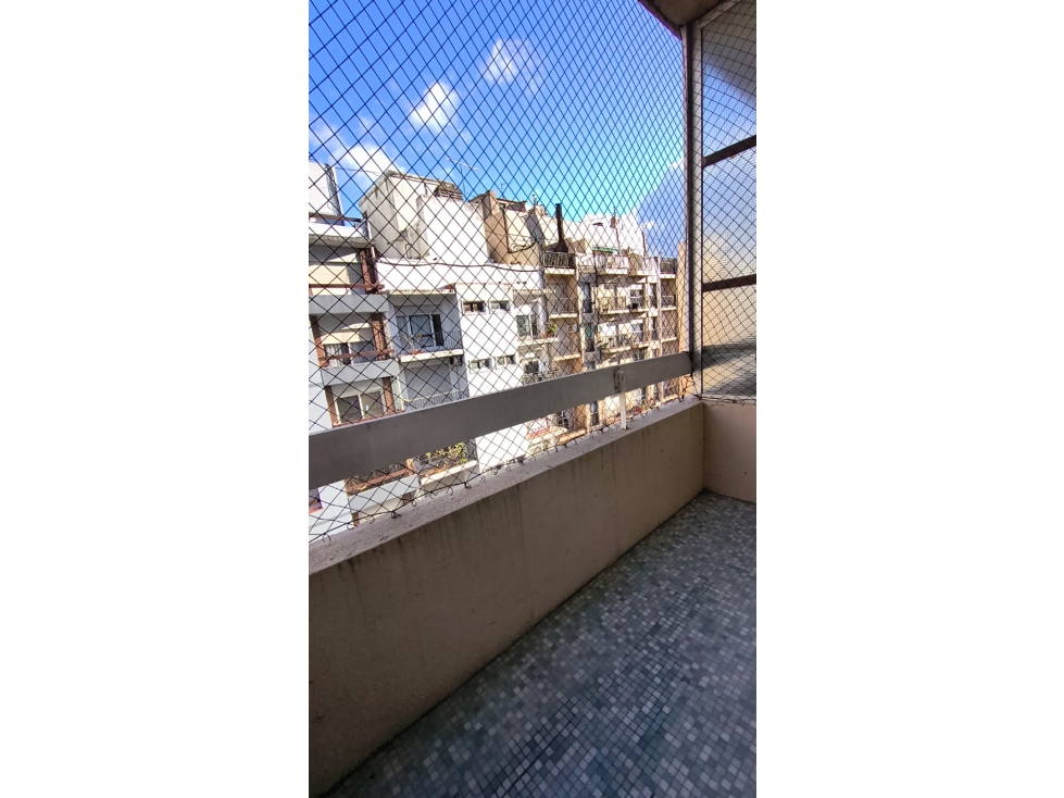 MONOAMBIENTE CON BALCÓN A LA CALLE ZONA ALDREY SARMIENTO 2400 - 2