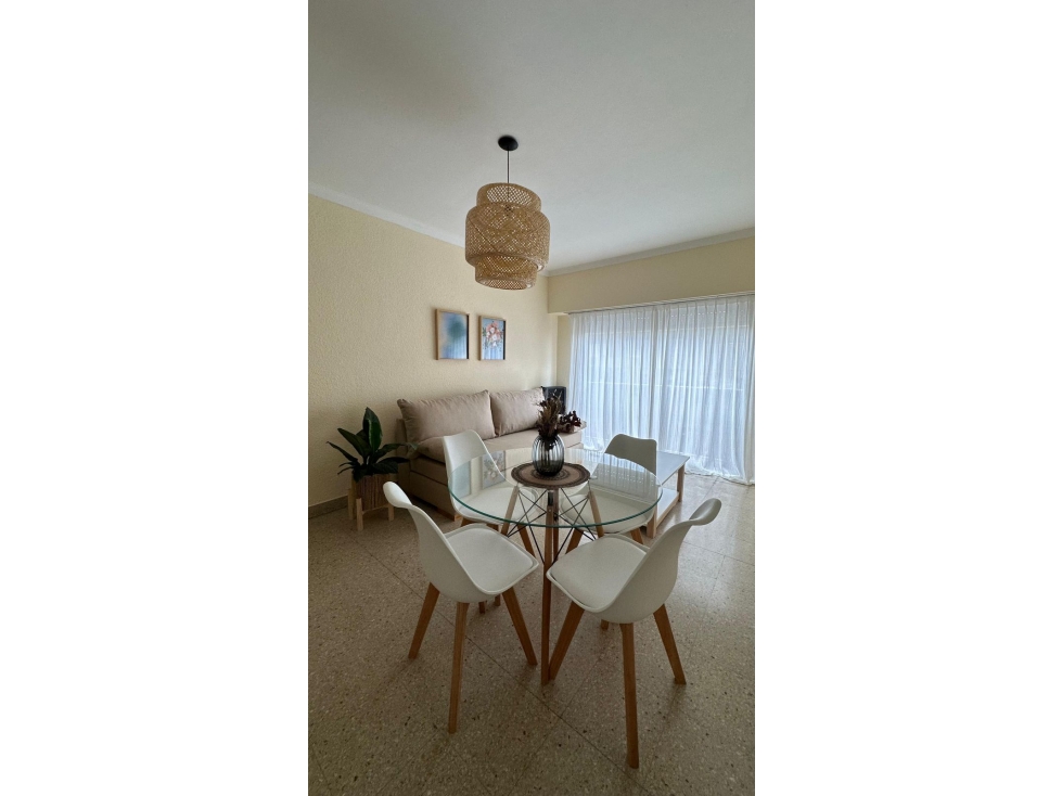 2 AMBIENTES A LA CALLE CON BALCÓN Y VISTA AL MAR ENTRE RÍOS 1800