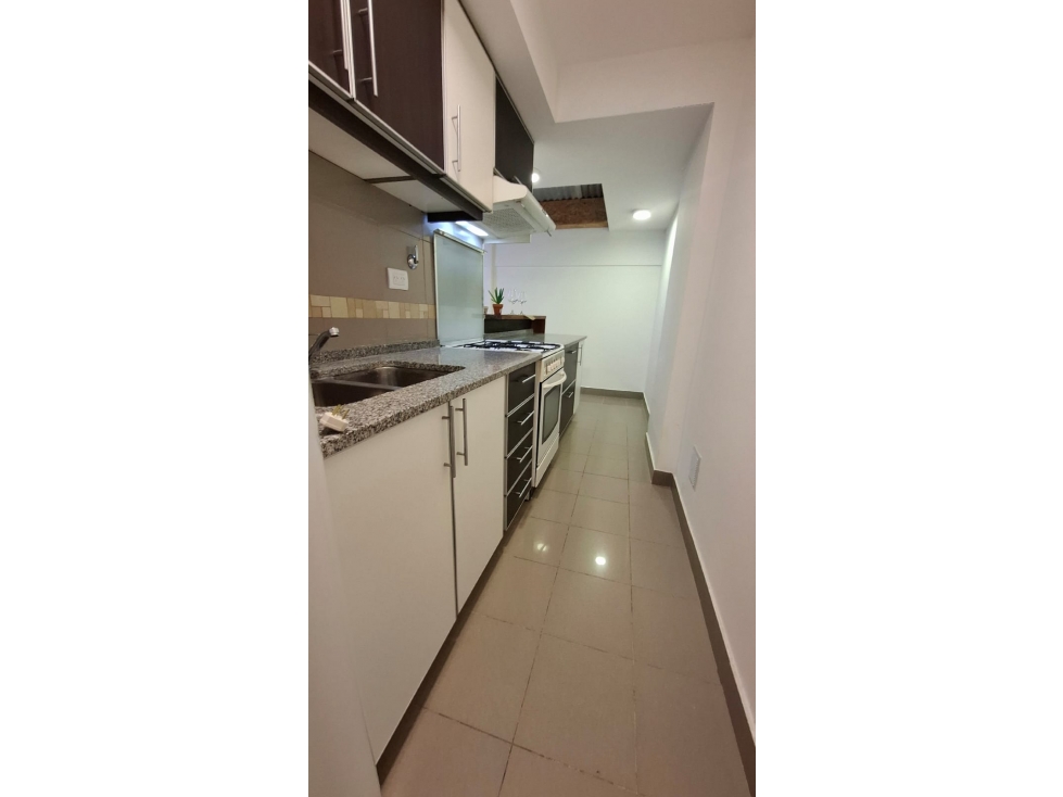AMBIENTE Y MEDIO CON PATIO CERRADO ZONA ALDREY GASCON 1500 - 4