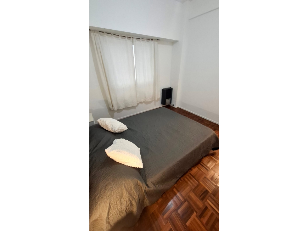 DEPARTAMENTO 2 AMBIENTES ZONA PLAZA COLÓN BOLIVAR 2200 - 4