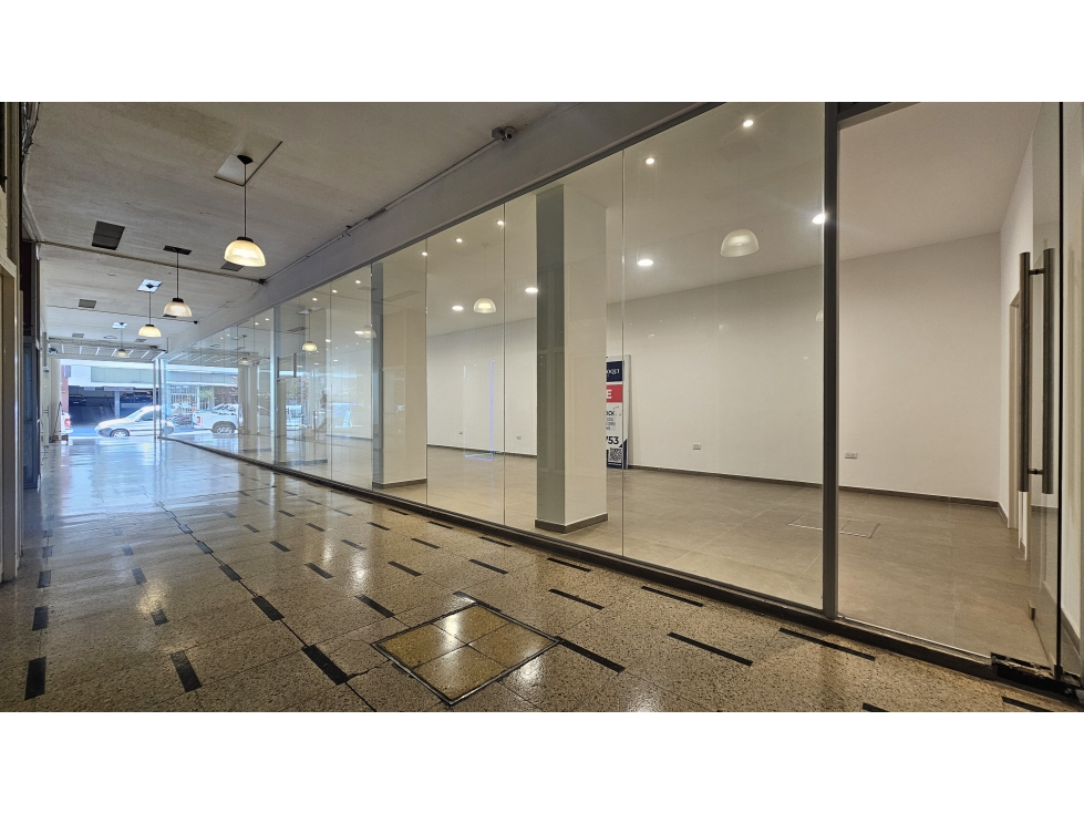 LOCALES COMERCIALES RECICLADOS Y UNIFICADOS MORENO 2200 — foto 6