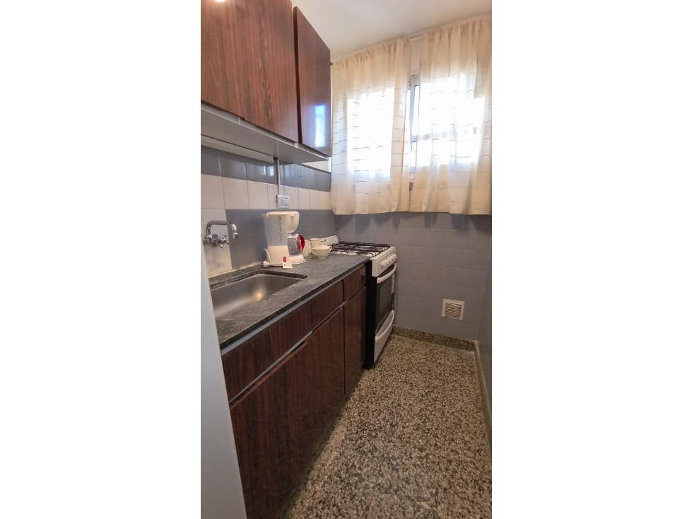 MONOAMBIENTE CON BALCÓN A LA CALLE ZONA ALDREY SARMIENTO 2400 - 6