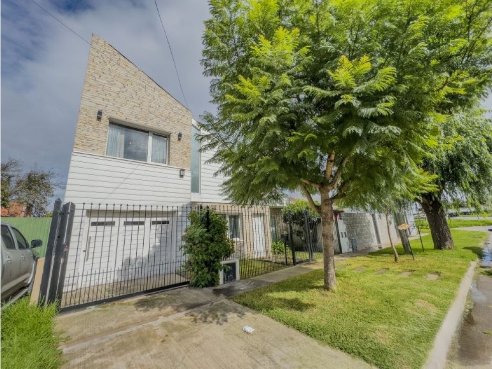 CHALET 4 AMBIENTES RECICLADO LOS PINARES | Florisbelo 7200