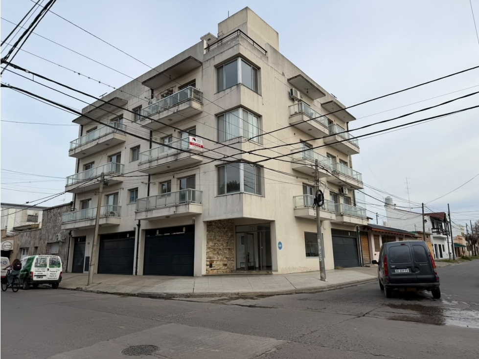 Departamento en Zarate con un dormitorio, balcon y cochera en venta - 2