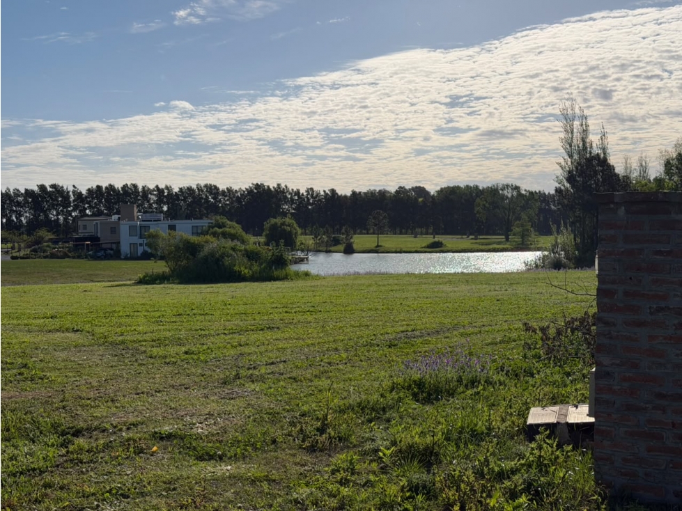 Lote en venta en el Barrio Cerrado El Campo - 2