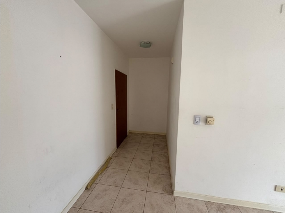 Departamento con dos dormitorios, balcon y cochera en alquiler - 2