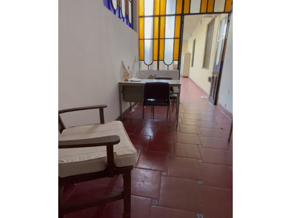 Vivienda con local comercial - 5
