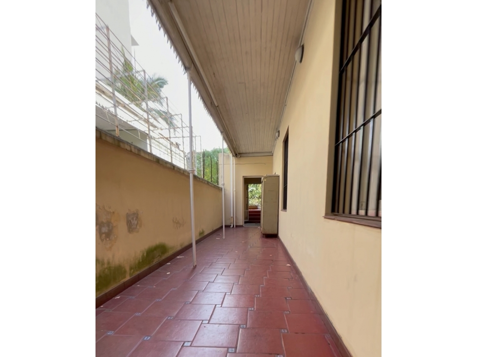 Vivienda con local comercial - 6