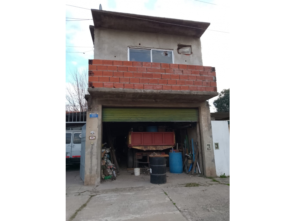 Casa con galpon en y departamento en venta Paso del Rey - 3