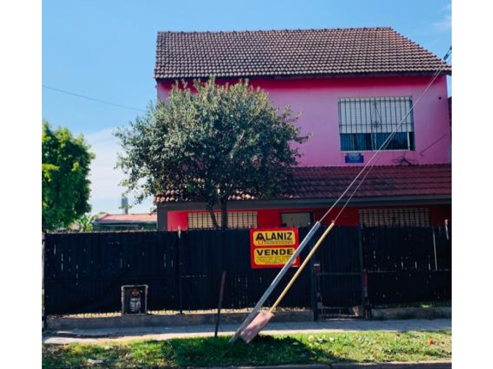 Vendo casa en excelente ubicaccion Villa Zapiola Paso del Rey - 1
