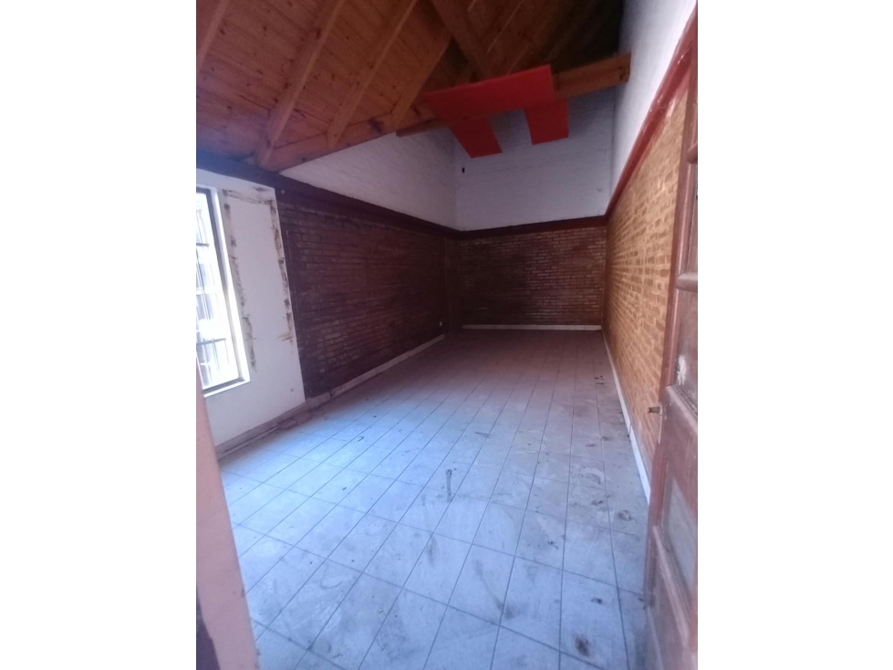 VENDO LOCAL EN PASO DEL REY CENTRO