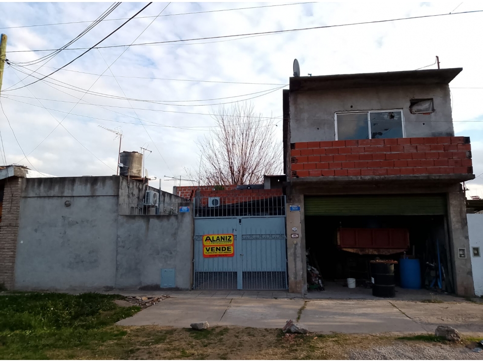 Casa con galpon en y departamento en venta Paso del Rey - 2