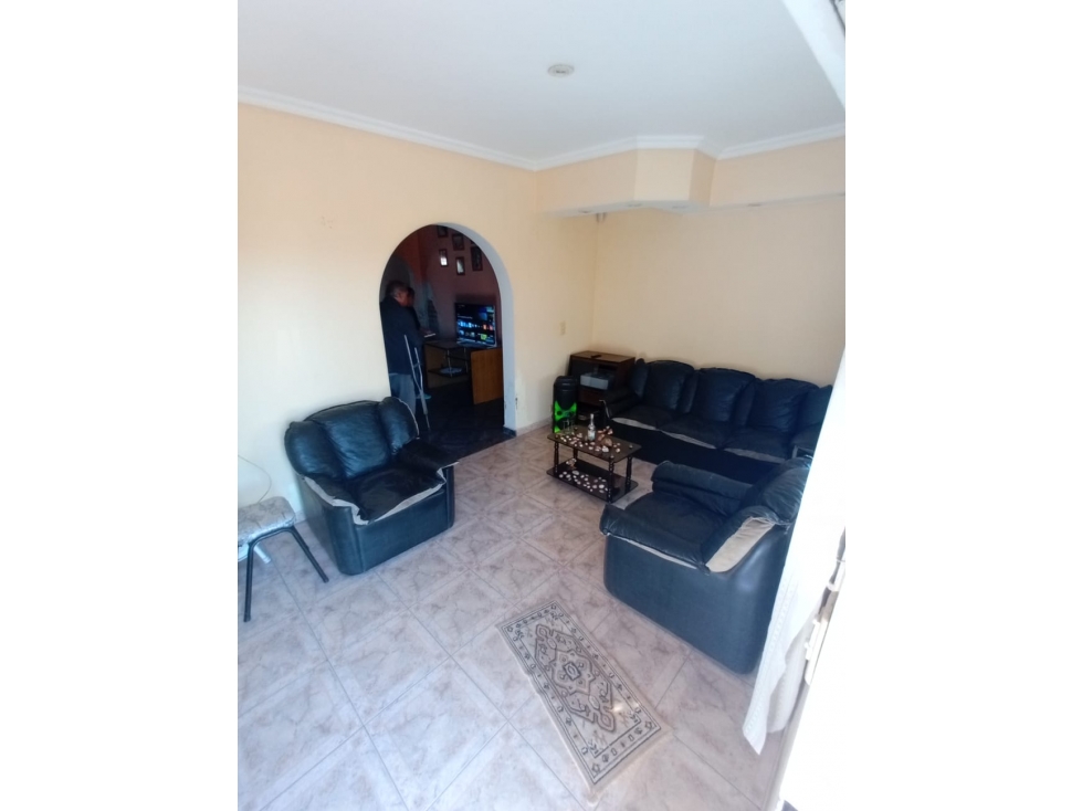 Vendo casa con departamento en Moreno - 2
