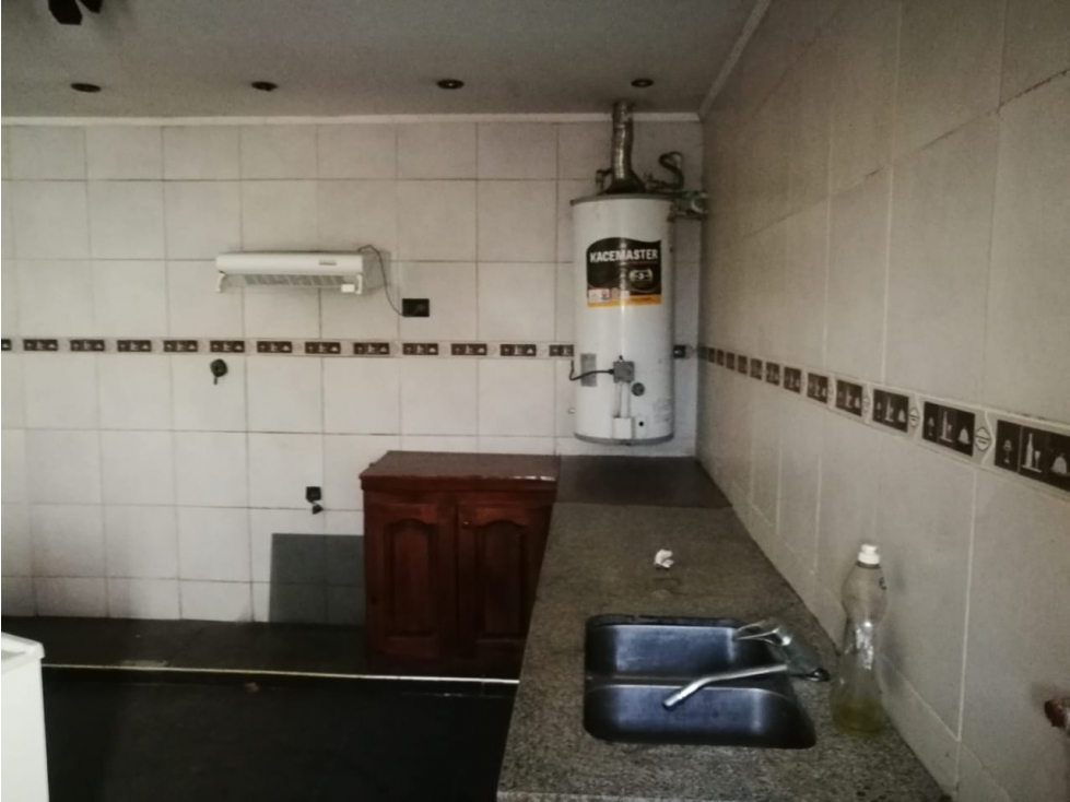 Vendo casa en excelente ubicaccion Villa Zapiola Paso del Rey - 2