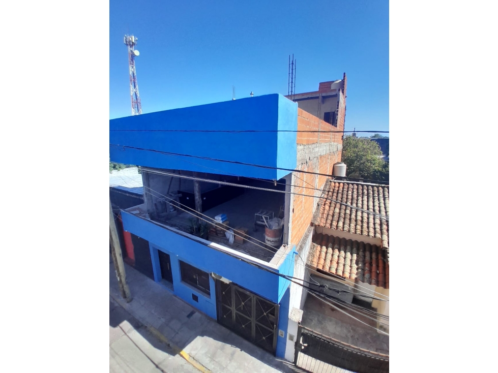 Venta Merlo Centro casa terminada con losa en tres niveles — foto 3