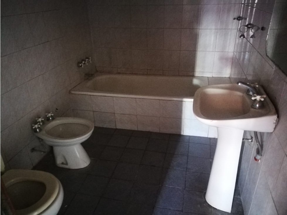 Vendo casa en excelente ubicaccion Villa Zapiola Paso del Rey - 5